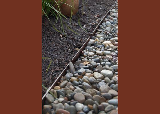 edging steel gravel mulch paths keeps planting maintenance creating beds cutting nice down